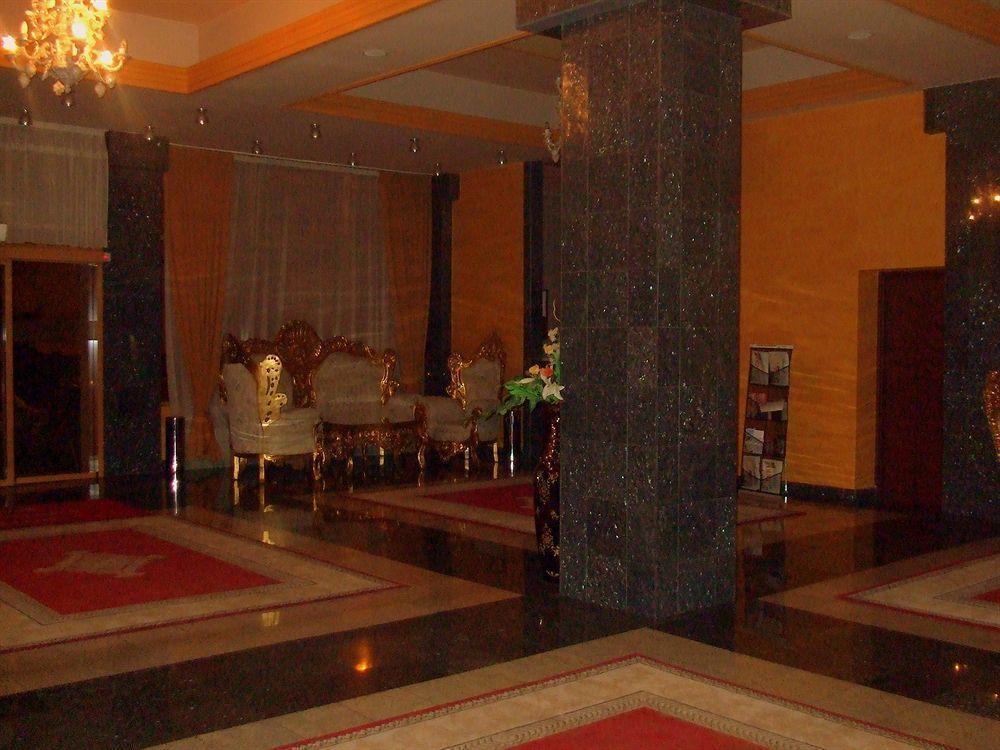 Hotel Ambassador Baia Mare Bagian luar foto